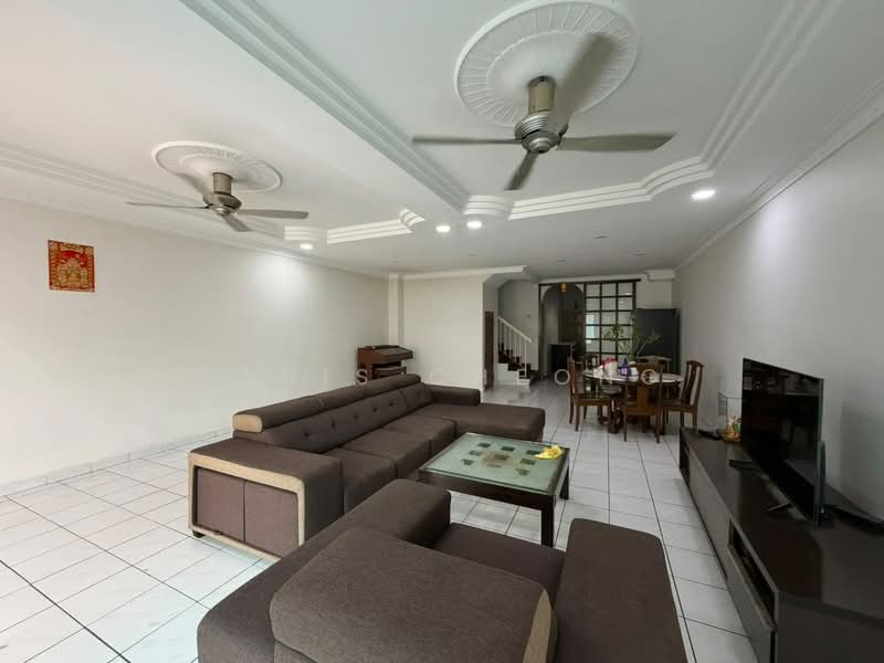 Terraced House for Rent in Taman Wangsa Permai (Kepong) - Yanis Cheong - Living Room - PropertyGuru.com.my