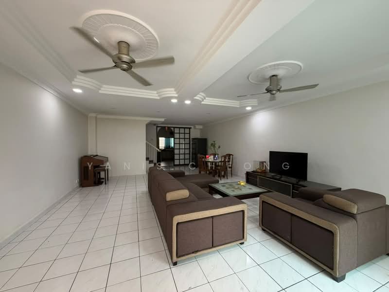 Terraced House for Rent in Taman Wangsa Permai (Kepong) - Yanis Cheong - Living Room - PropertyGuru.com.my