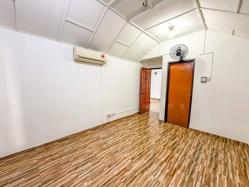 2-storey Terraced House for Sale in Seksyen 20 (Shah Alam) - Izzat Zamros - PropertyGuru.com.my