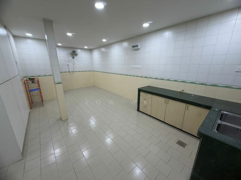 2-storey Terraced House for Sale in Bandar Baru Sri Petaling (Sri Petaling) - LOW WK - Kitchen - PropertyGuru.com.my