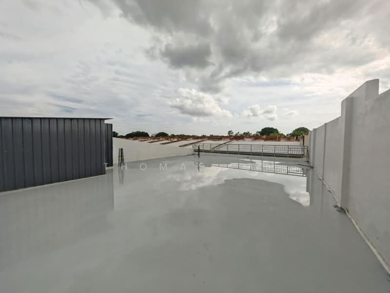 Shop for Rent in Taman Tasik Utama (Bukit Katil) - Thomas Lam - Roof - PropertyGuru.com.my