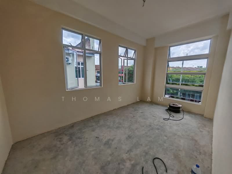 Shop for Rent in Taman Tasik Utama (Bukit Katil) - Thomas Lam - Interior - PropertyGuru.com.my