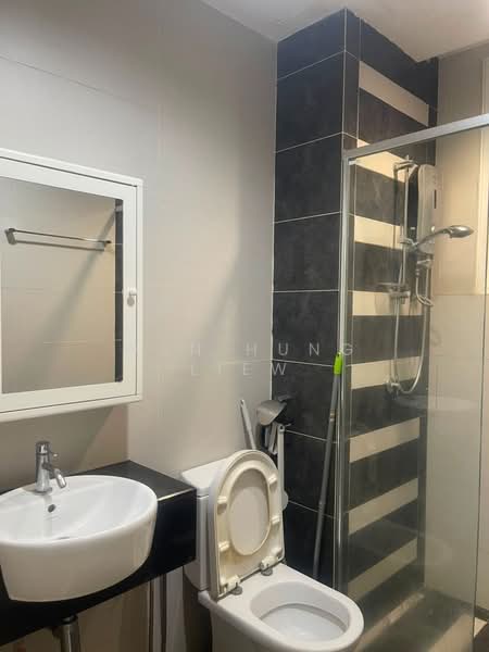 Apartment for Sale at Central Residence @ Sungai Besi - Wan Hung Liew - Bathroom - PropertyGuru.com.my