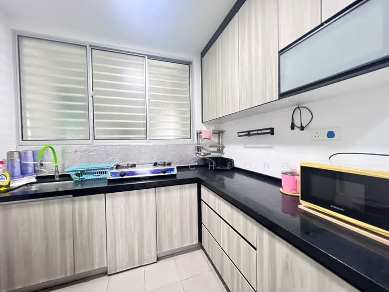 Service Residence for Rent at Three33 Residence - Yanis Cheong - Kitchen - PropertyGuru.com.my