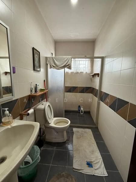 Rumah Berkembar untuk Dijual di Kuching (Sarawak) - Alfred Chua - Bathroom - PropertyGuru.com.my
