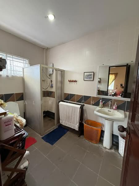 Rumah Berkembar untuk Dijual di Kuching (Sarawak) - Alfred Chua - Bathroom - PropertyGuru.com.my