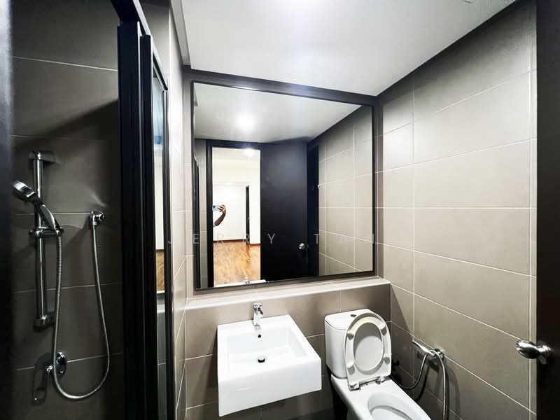 Service Residence for Rent at The Tamarind - Jerry Tan - Bathroom - PropertyGuru.com.my