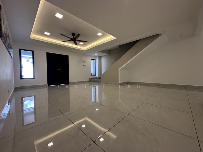 Rumah Teres 2 Tingkat untuk Dijual di Mahkota Cheras (Cheras) - Janice Lau - Living Room - PropertyGuru.com.my
