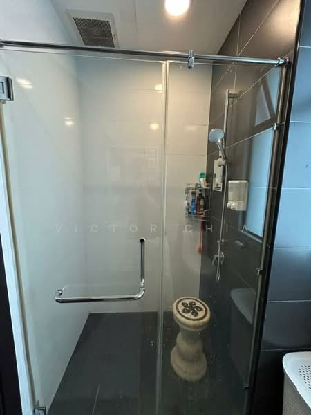 Kediaman Servis untuk Dijual di Wave @ Marina Cove - Victor Chia - Bathroom - PropertyGuru.com.my