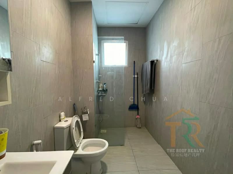 Apartment for Sale at Liberty Grove - Alfred Chua - Bathroom - PropertyGuru.com.my