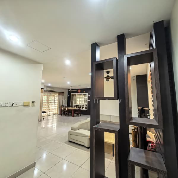 Rumah Berkembar untuk Dijual di Bandar Botanic (Klang) - TY Chew - Living Room - PropertyGuru.com.my