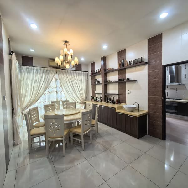 Rumah Berkembar untuk Dijual di Bandar Botanic (Klang) - TY Chew - Dining Room - PropertyGuru.com.my