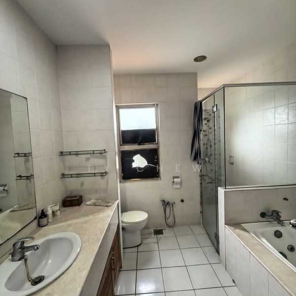 Rumah Berkembar untuk Dijual di Bandar Botanic (Klang) - TY Chew - Bathroom - PropertyGuru.com.my