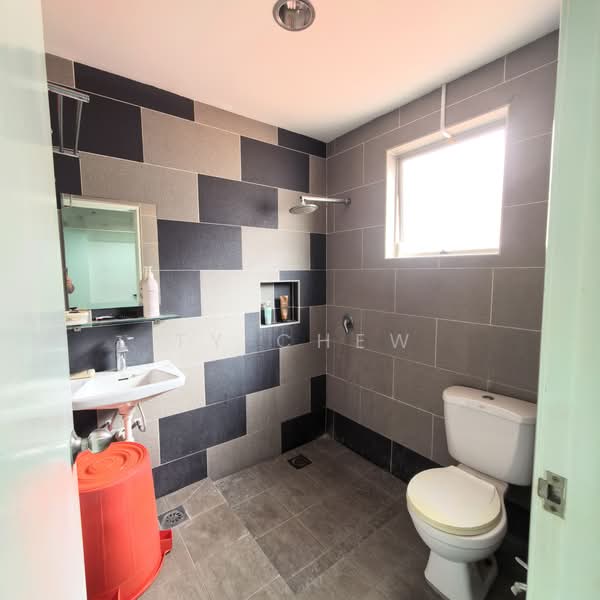 Rumah Berkembar untuk Dijual di Bandar Botanic (Klang) - TY Chew - Bathroom - PropertyGuru.com.my