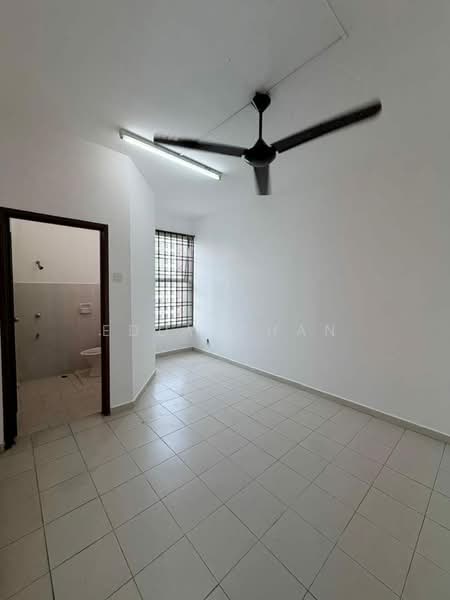 Pangsapuri untuk Dijual di Lake View Suites - Eddy Chan - PropertyGuru.com.my