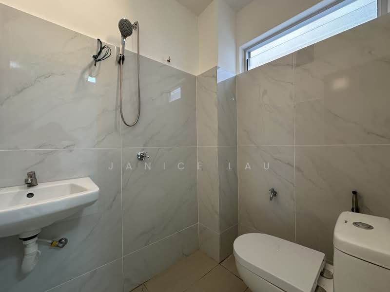 Rumah Teres 2 Tingkat untuk Dijual di Mahkota Cheras (Cheras) - Janice Lau - Bathroom - PropertyGuru.com.my
