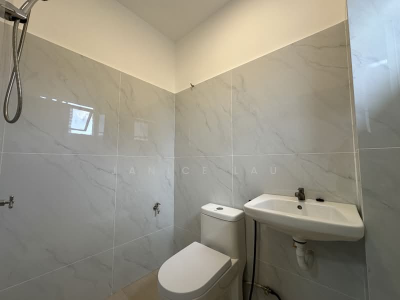 Rumah Teres 2 Tingkat untuk Dijual di Mahkota Cheras (Cheras) - Janice Lau - Bathroom - PropertyGuru.com.my