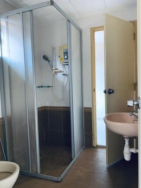 Rumah Teres 2-Tingkat untuk Disewa di Taman Meranti Jaya (Puchong) - Eric Foo - Bathroom - PropertyGuru.com.my