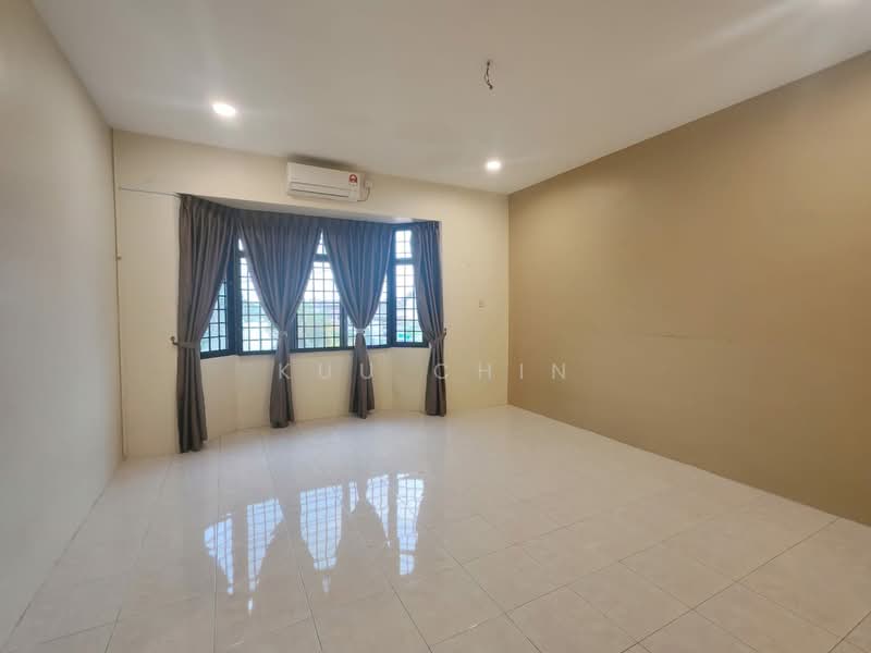 2-storey Terraced House for Sale in Taman Kulai Utama (Kulai) - Kuu Chin - Living Room - PropertyGuru.com.my