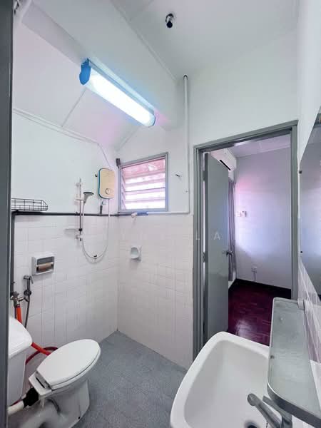 Rumah Berkembar untuk Disewa di SS18 (Subang Jaya) - Wayne Lai - Bathroom - PropertyGuru.com.my