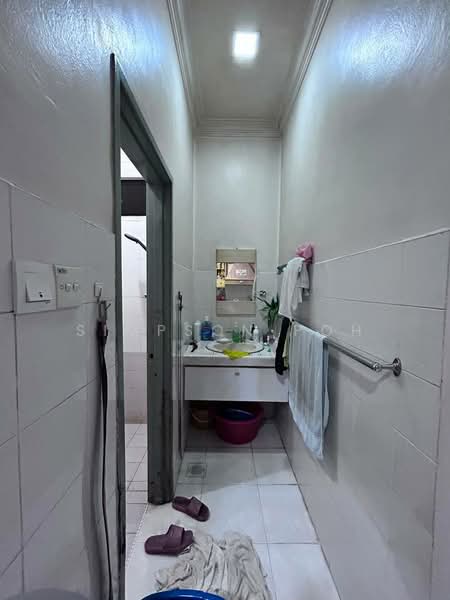 Rumah Teres 2 Tingkat untuk Dijual di Taman Pelangi Indah (Ulu Tiram) - Simpson Poh - Bathroom - PropertyGuru.com.my
