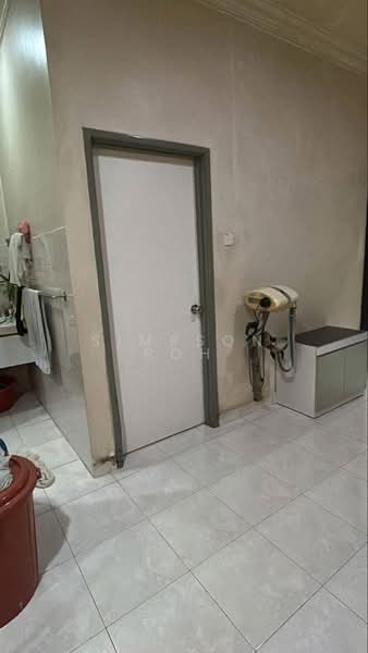Rumah Teres 2 Tingkat untuk Dijual di Taman Pelangi Indah (Ulu Tiram) - Simpson Poh - Bathroom - PropertyGuru.com.my