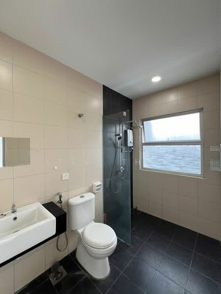3-storey Terraced House for Sale in Seri Kembangan (Selangor) - Steve Tham - Bathroom - PropertyGuru.com.my