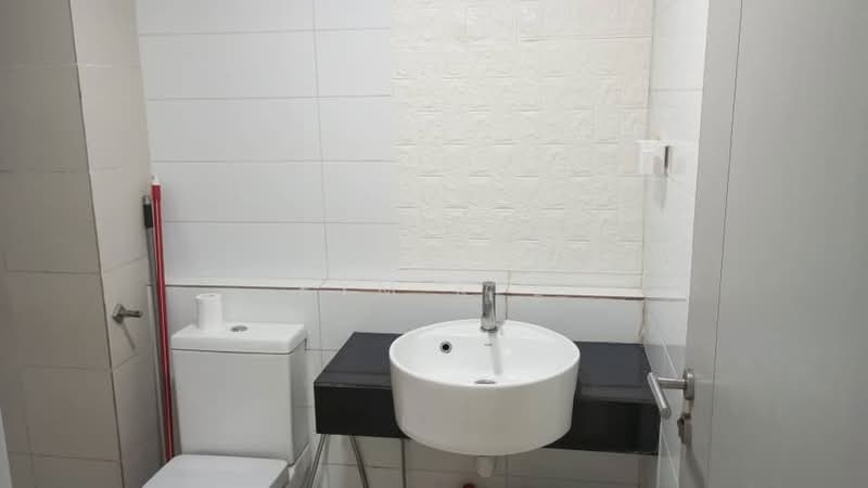 Service Residence for Rent at Residences @ 1 Tebrau - Kym Kee - Bathroom - PropertyGuru.com.my