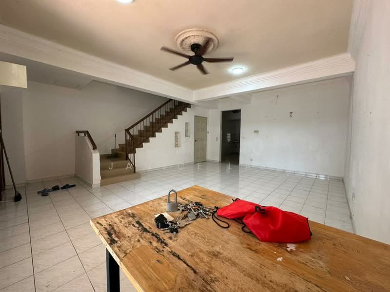 Rumah Teres 2 Tingkat untuk Dijual di Mahkota Cheras (Cheras) - Janice Lau - Living Room - PropertyGuru.com.my