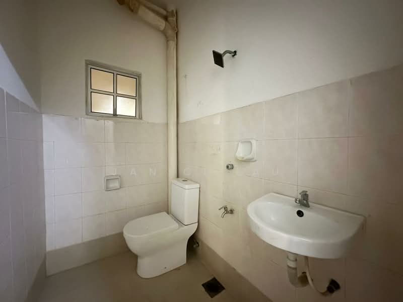 Rumah Teres 2 Tingkat untuk Dijual di Mahkota Cheras (Cheras) - Janice Lau - Bathroom - PropertyGuru.com.my