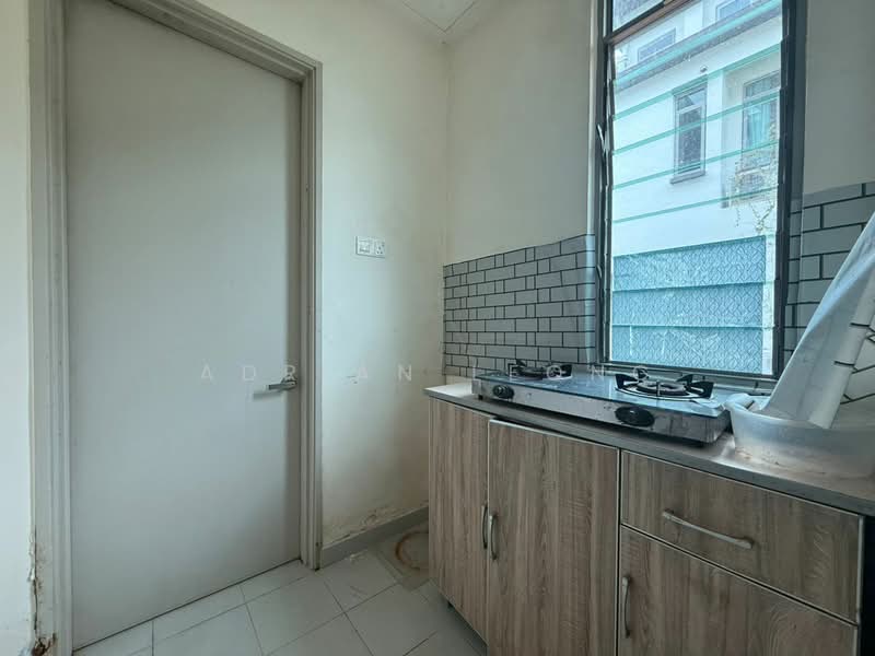 3-storey Terraced House for Sale in Puchong (Selangor) - Adrian Leong - Kitchen - PropertyGuru.com.my