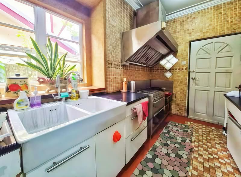 Rumah Teres 2 Tingkat untuk Dijual di Taman Tun Dr Ismail (Kuala Lumpur) - Aivan Ng - Kitchen - PropertyGuru.com.my