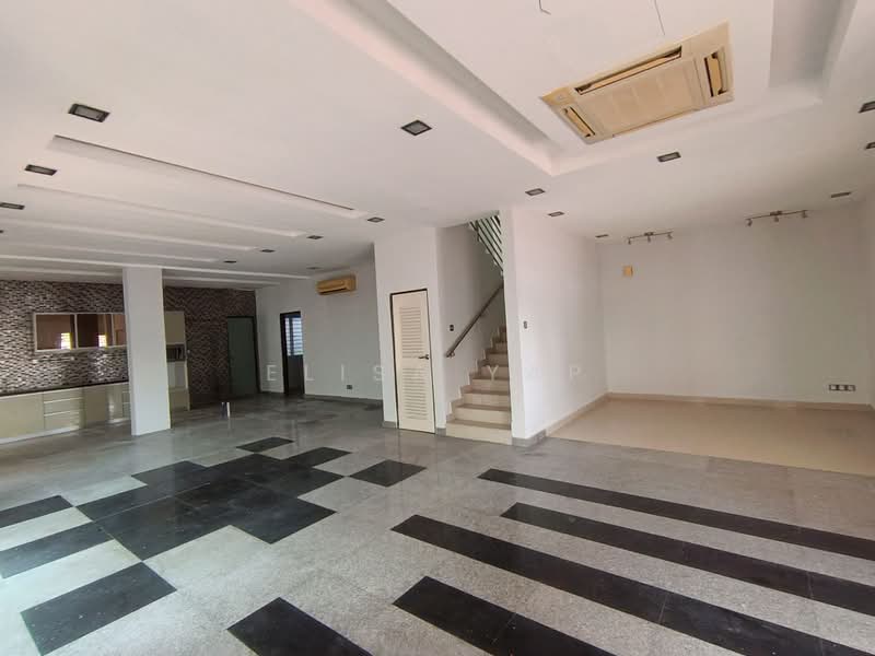 Semi-Detached House for Sale in Seri Aman Heights (Sungai Buloh) - Elisa Yap - Living Room - PropertyGuru.com.my