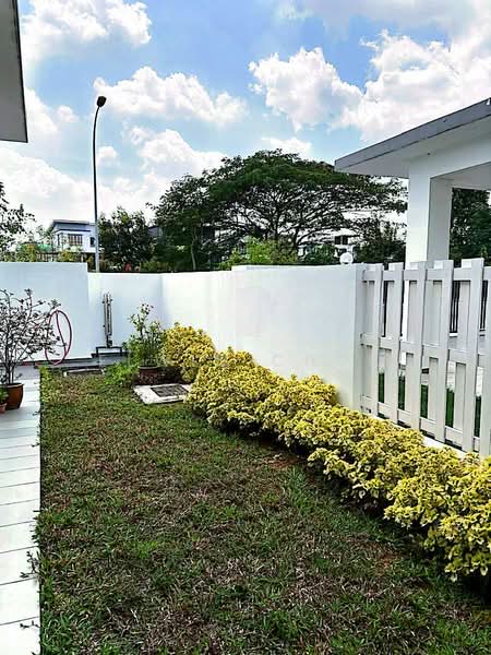 Semi-Detached House for Sale in Setia Utama (Setia Alam) - Elwin Chok - Garden - PropertyGuru.com.my