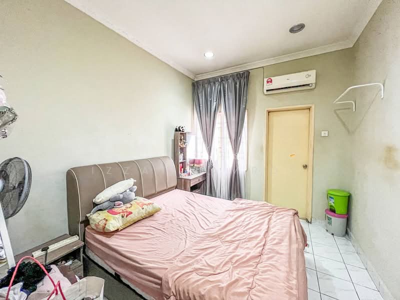 2-storey Terraced House for Sale in Taman Pelangi Semenyih (Semenyih) - Izzat Zamros - PropertyGuru.com.my