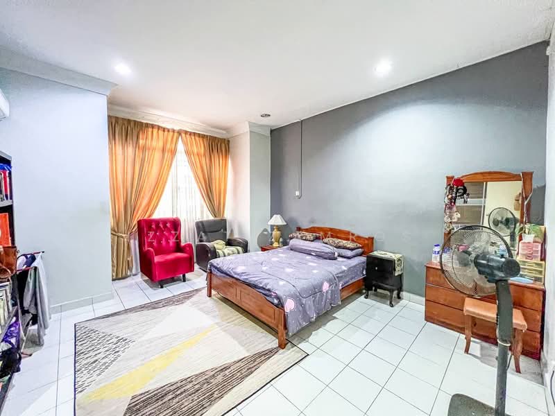 2-storey Terraced House for Sale in Taman Pelangi Semenyih (Semenyih) - Izzat Zamros - PropertyGuru.com.my