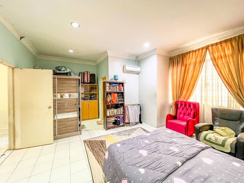 2-storey Terraced House for Sale in Taman Pelangi Semenyih (Semenyih) - Izzat Zamros - PropertyGuru.com.my