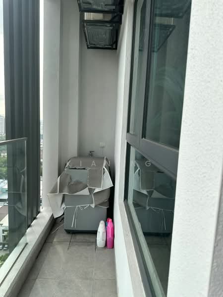 Servis Apartment untuk Dijual di The Glenz @ Glenmarie - Kian Ng - Balcony - PropertyGuru.com.my