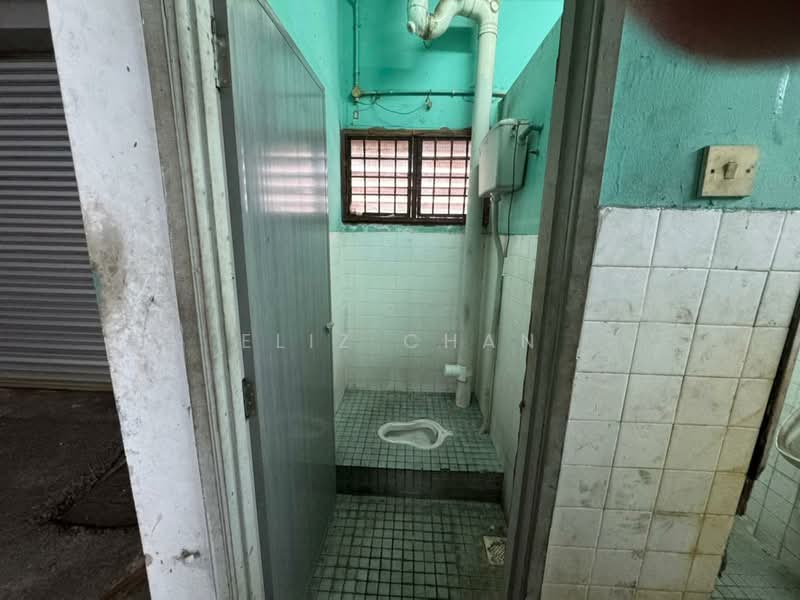 Shop for Rent in Taman Mastiara (Jalan Ipoh) - Eliz Chan - Bathroom - PropertyGuru.com.my