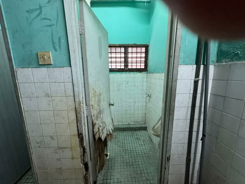Shop for Rent in Taman Mastiara (Jalan Ipoh) - Eliz Chan - Bathroom - PropertyGuru.com.my