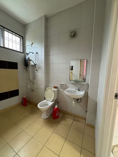 2.5-storey Terraced House for Sale in Taman Impian Emas (Skudai) - Vince Soo - Bathroom - PropertyGuru.com.my
