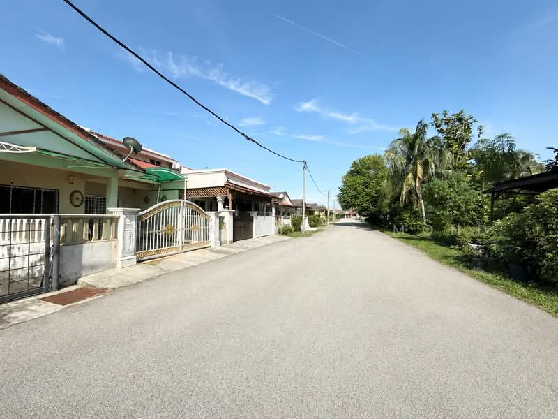 Rumah Teres 1 Tingkat untuk Dijual di Bandar Tasik Kesuma (Beranang) - Maizura binti Mohd Darus - Exterior - PropertyGuru.com.my
