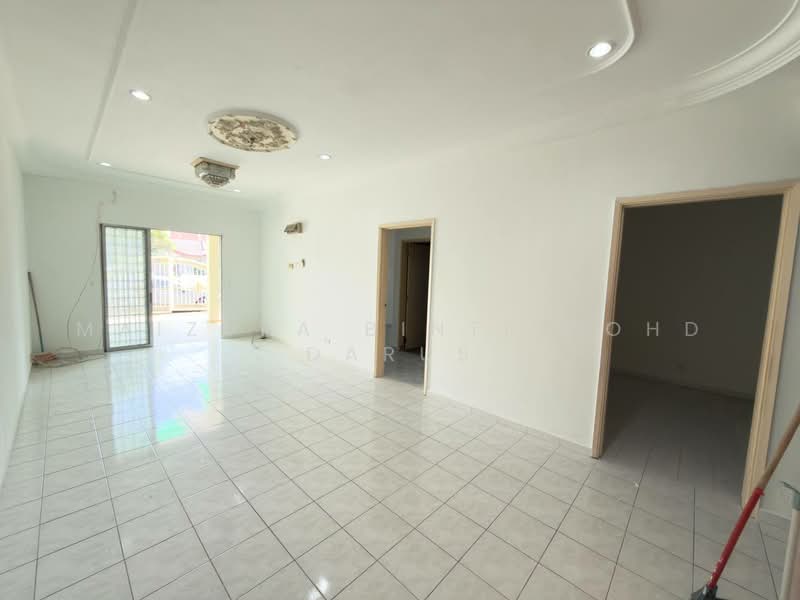 Rumah Teres 1 Tingkat untuk Dijual di Bandar Tasik Kesuma (Beranang) - Maizura binti Mohd Darus - Living Room - PropertyGuru.com.my