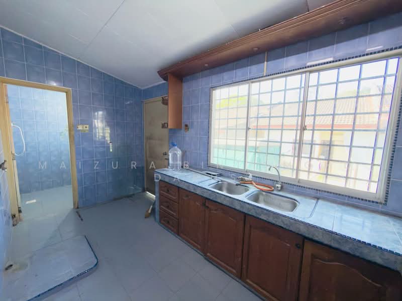 Rumah Teres 1 Tingkat untuk Dijual di Bandar Tasik Kesuma (Beranang) - Maizura binti Mohd Darus - Kitchen - PropertyGuru.com.my