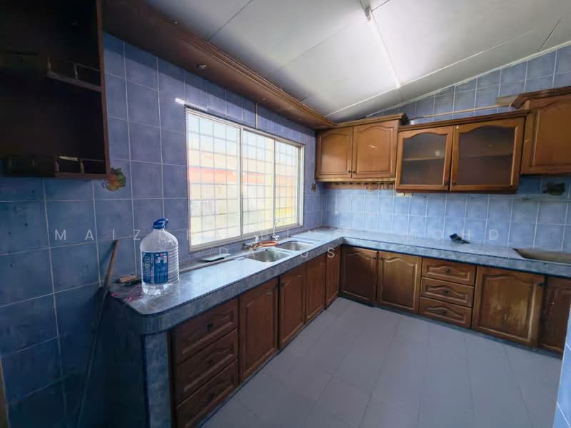 Rumah Teres 1 Tingkat untuk Dijual di Bandar Tasik Kesuma (Beranang) - Maizura binti Mohd Darus - Kitchen - PropertyGuru.com.my