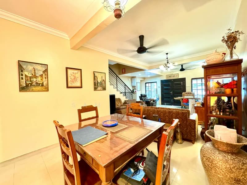 2.5-storey Terraced House for Sale in Bukit Antarabangsa (Ulu Kelang) - Sam Jamal - Dining Room - PropertyGuru.com.my