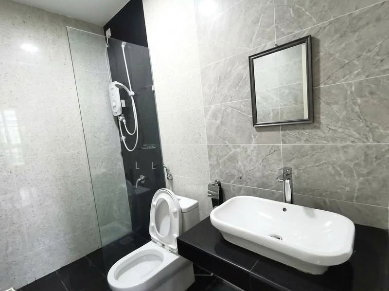 Apartment for Rent at Eco Nest @ Eco Botanic - Wallace Ang - Bathroom - PropertyGuru.com.my