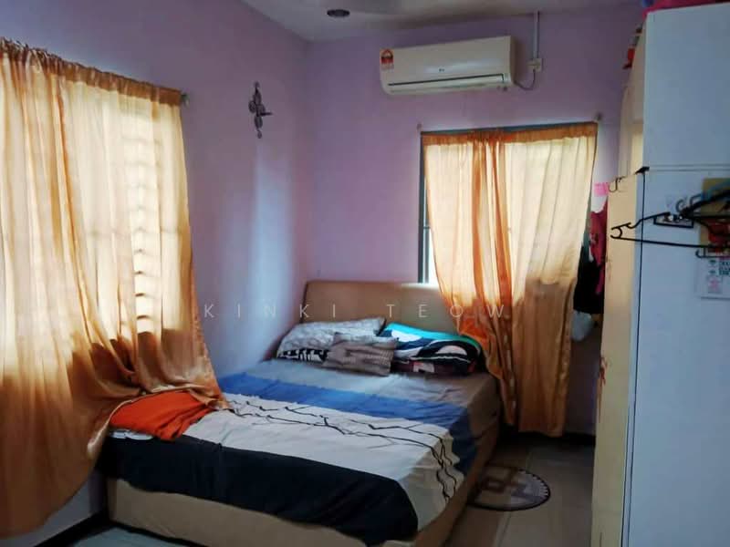 Bungalow for Sale in Kempas Baru (Johor Bahru) - Kinki Teow - Bedroom - PropertyGuru.com.my