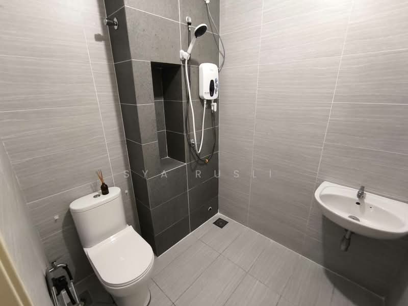 2-storey Terraced House for Rent in Sunsuria City (Dengkil) - Sya Rusli - Bathroom - PropertyGuru.com.my