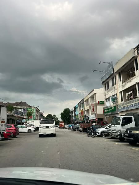 Shop for Sale in Bandar Puchong Utama (Puchong) - Mk Wong - Exterior - PropertyGuru.com.my